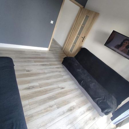 1110 Smialego 39 - Tanie Pokoje W Apartamencie - Samodzielne Zameldowanie - Self Check In Poznan Exterior foto