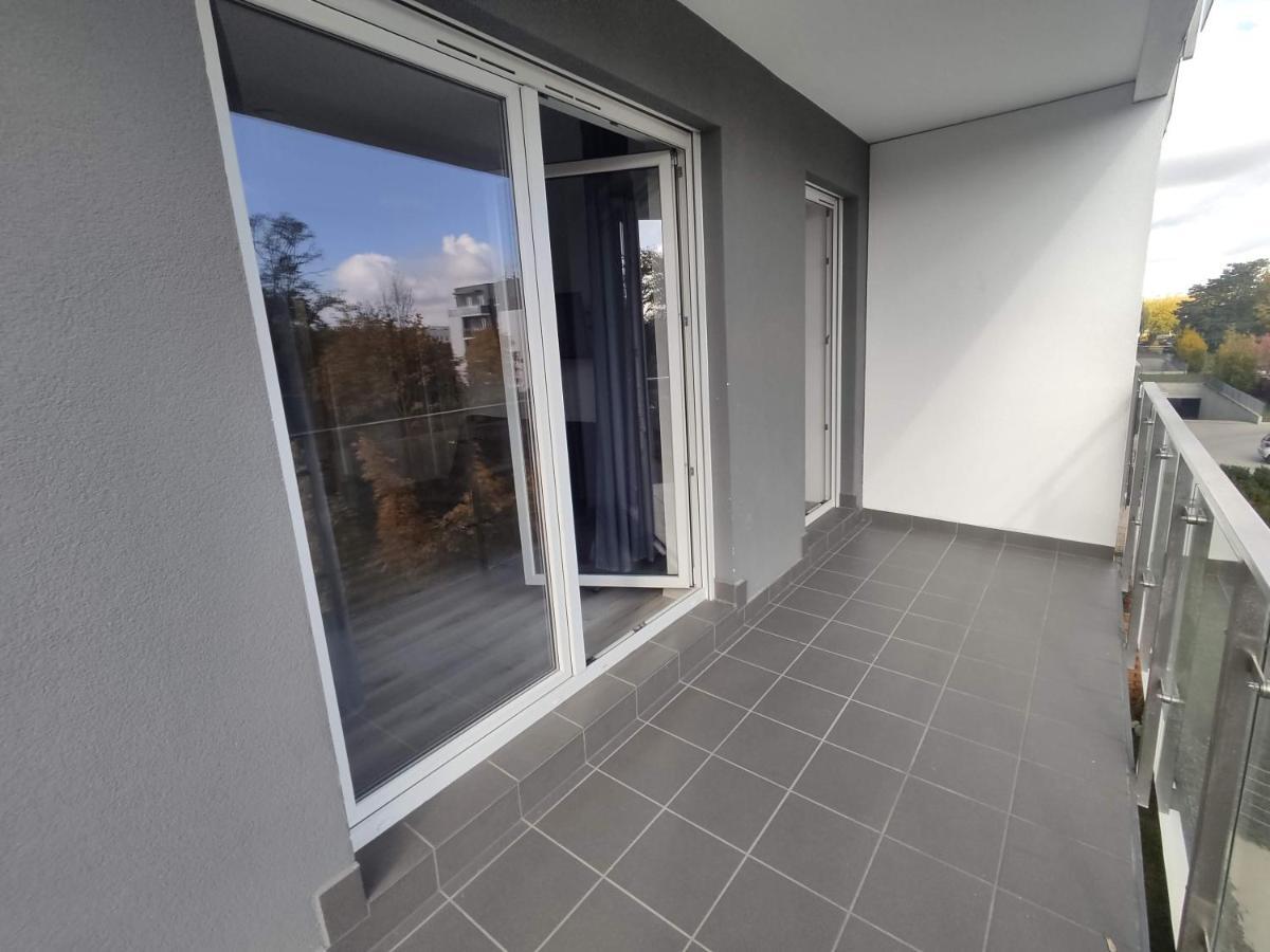 1110 Smialego 39 - Tanie Pokoje W Apartamencie - Samodzielne Zameldowanie - Self Check In Poznan Exterior foto