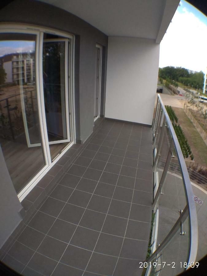 1110 Smialego 39 - Tanie Pokoje W Apartamencie - Samodzielne Zameldowanie - Self Check In Poznan Exterior foto