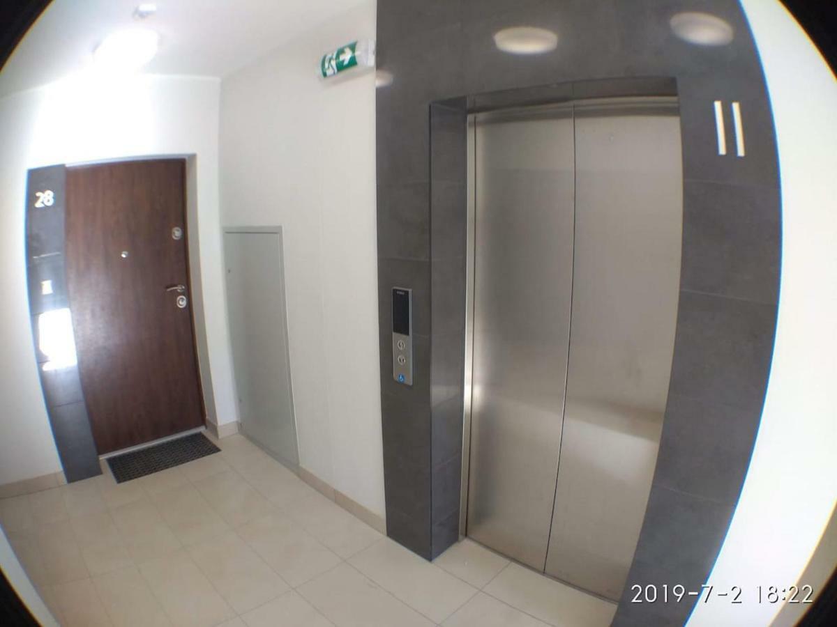1110 Smialego 39 - Tanie Pokoje W Apartamencie - Samodzielne Zameldowanie - Self Check In Poznan Exterior foto