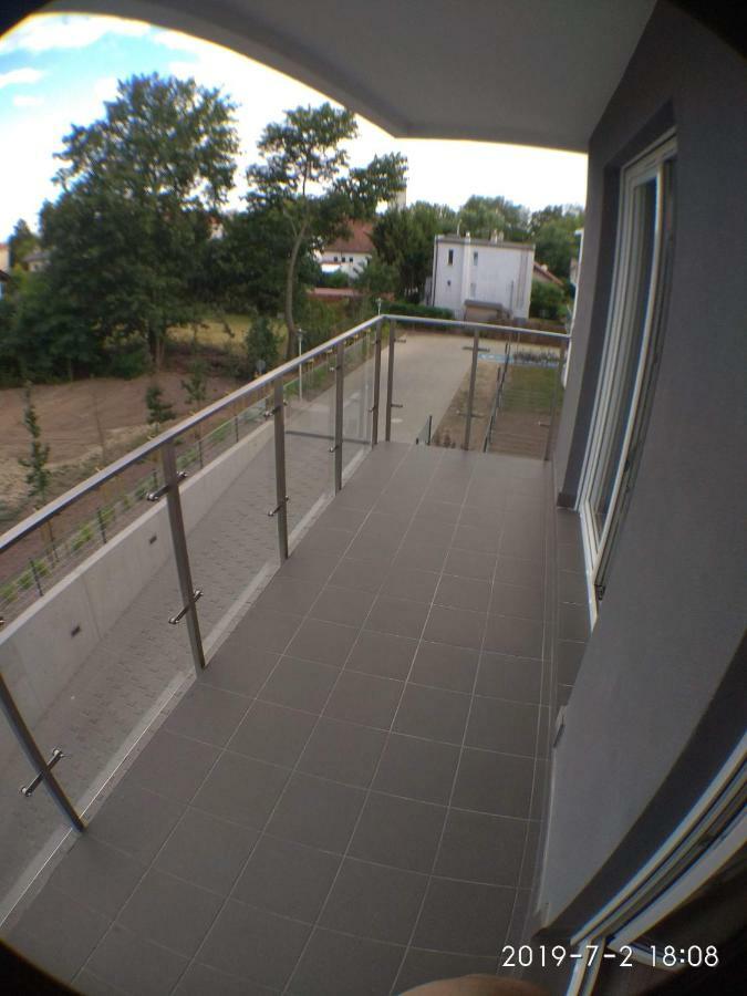 1110 Smialego 39 - Tanie Pokoje W Apartamencie - Samodzielne Zameldowanie - Self Check In Poznan Exterior foto